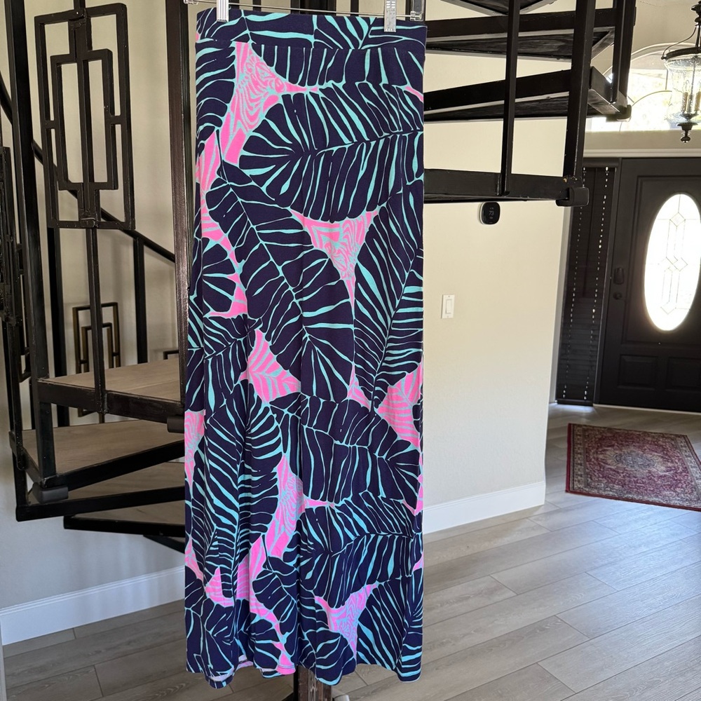 Lilly Pulitzer Maxi Skirt in Under the Palms “Sun Kissed Pink”.